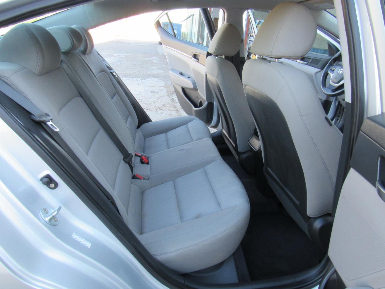 Hyundai Elantra Value Edition 6A 2017