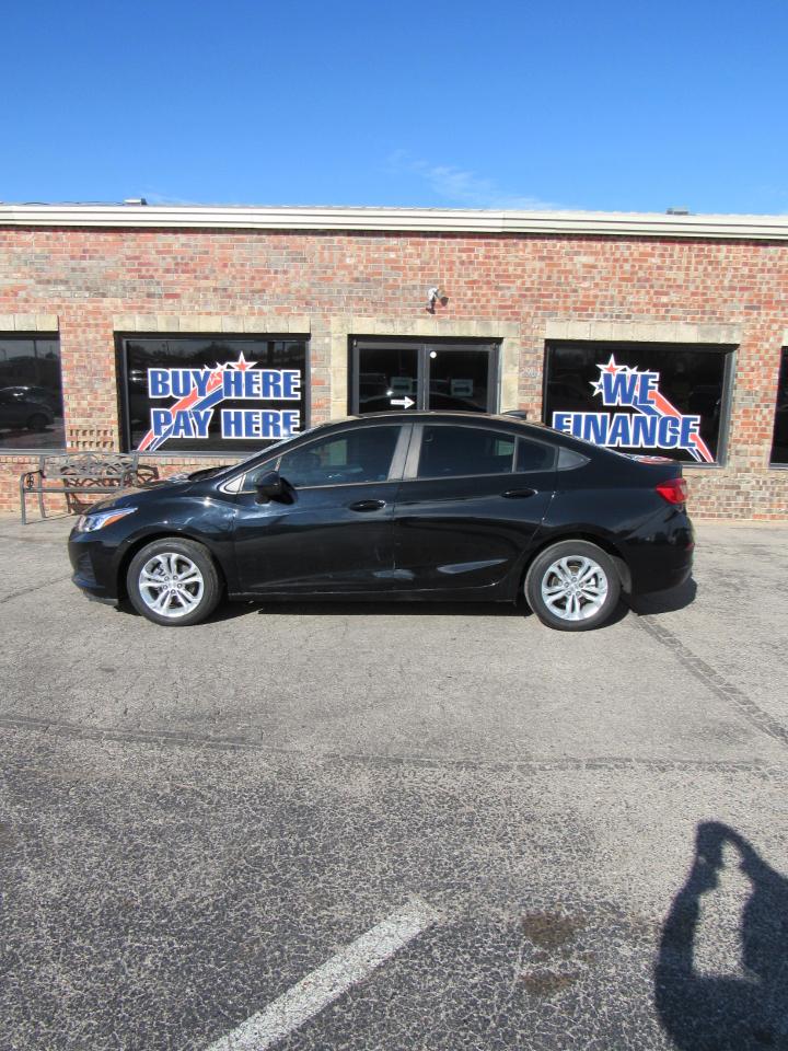 Chevrolet Cruze LS Auto 2019