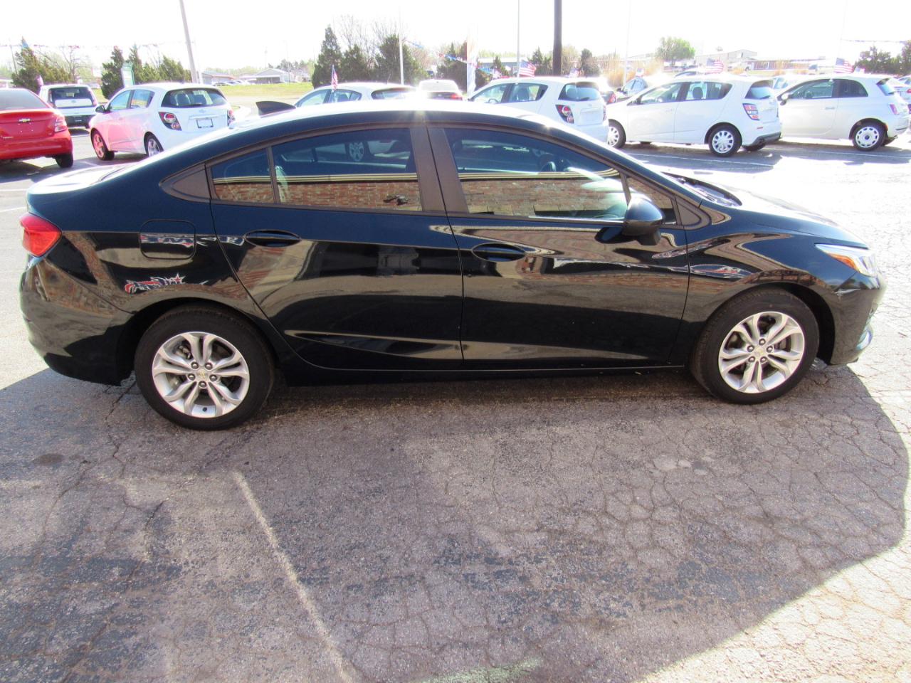 Chevrolet Cruze LS Auto 2019