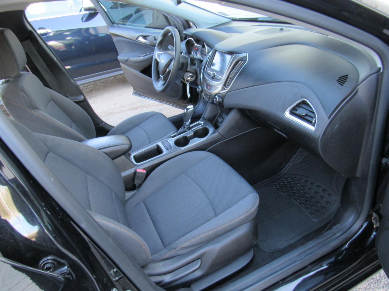 Chevrolet Cruze LS Auto 2019