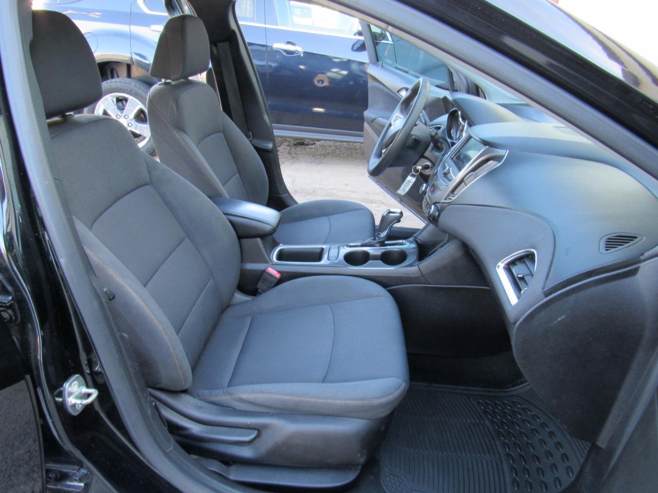 Chevrolet Cruze LS Auto 2019