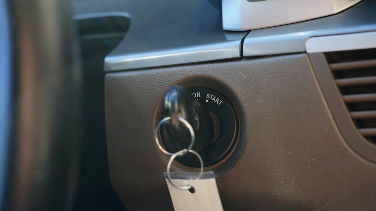 Volkswagen Routan SE 2011