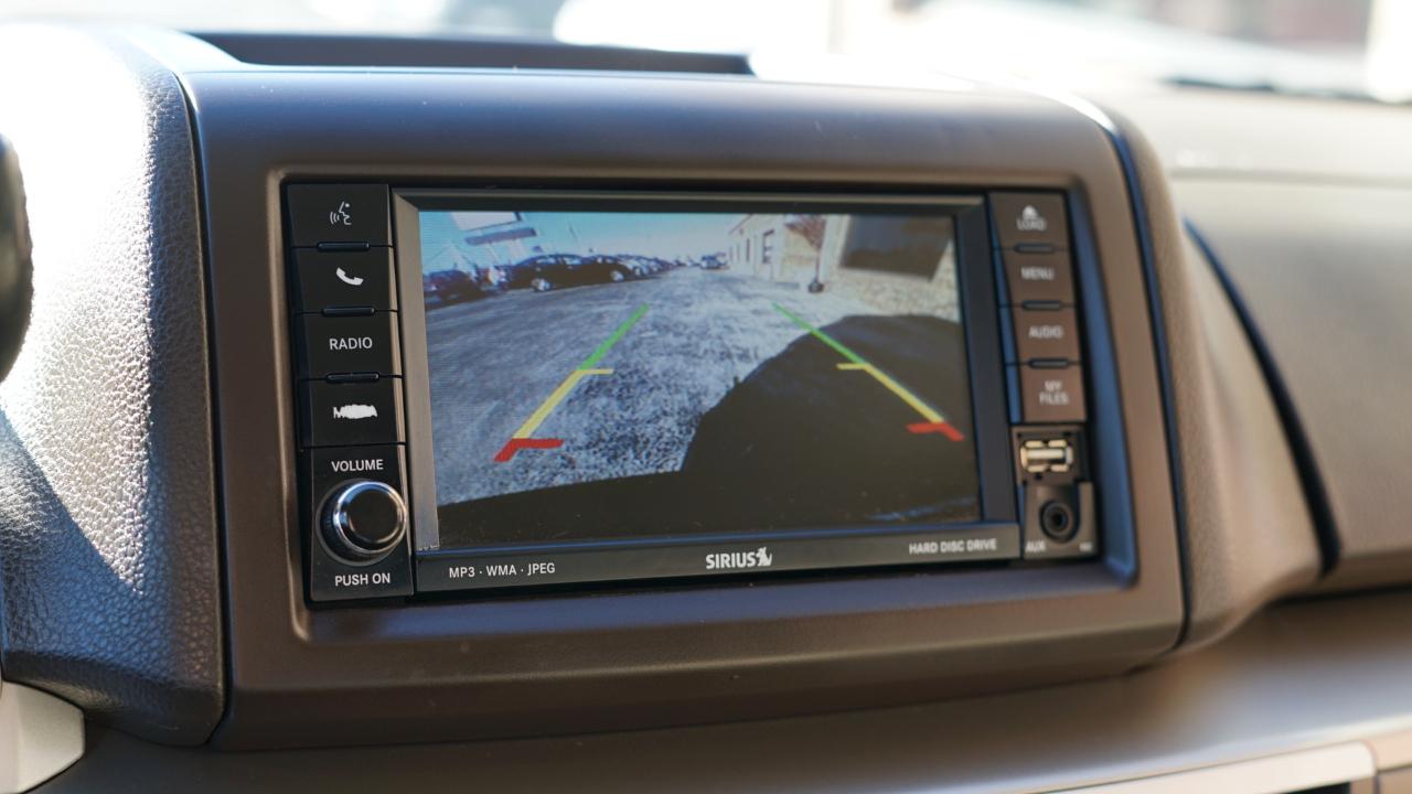 Volkswagen Routan SE 2011