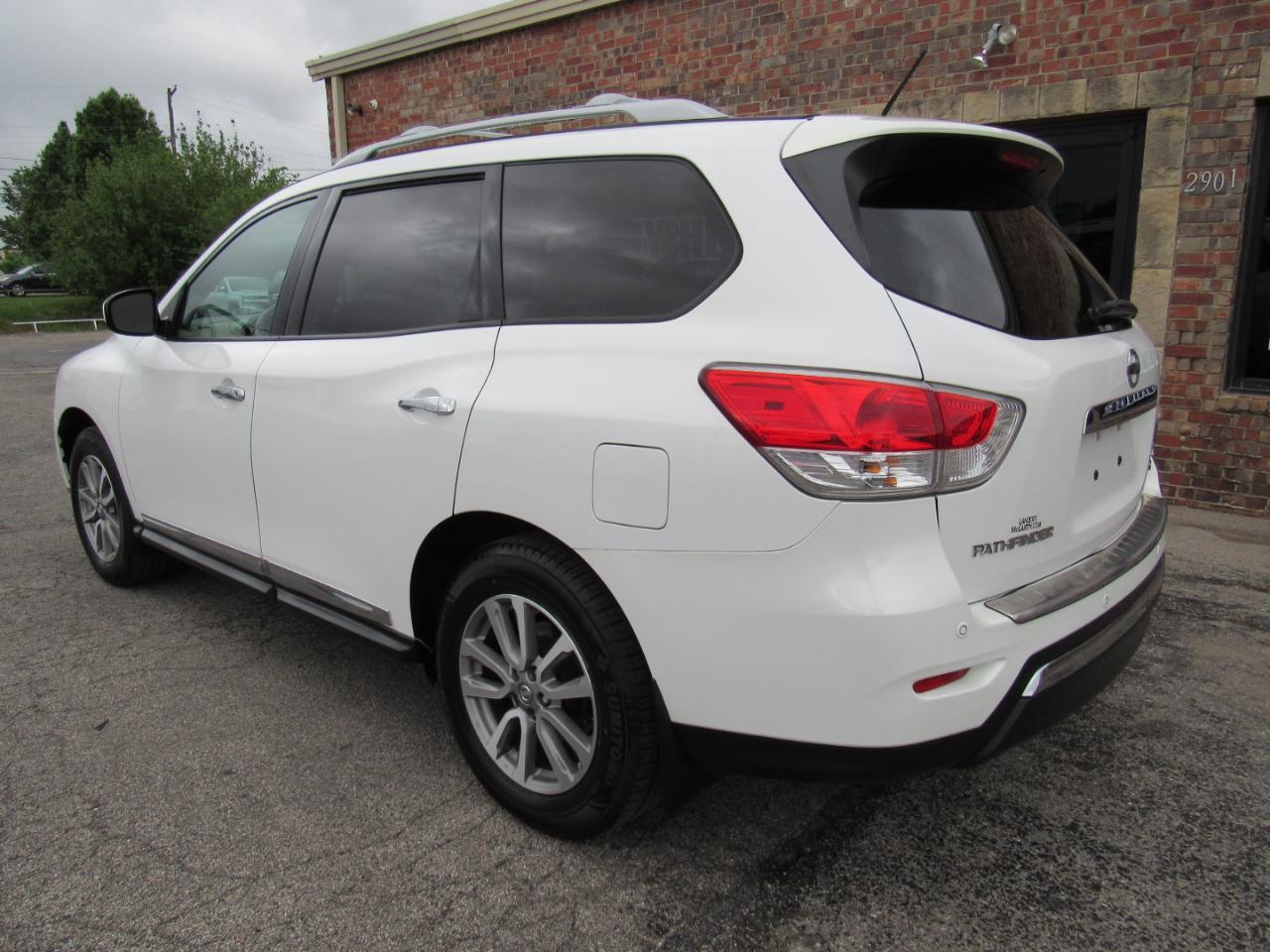 Nissan Pathfinder S 4WD 2013