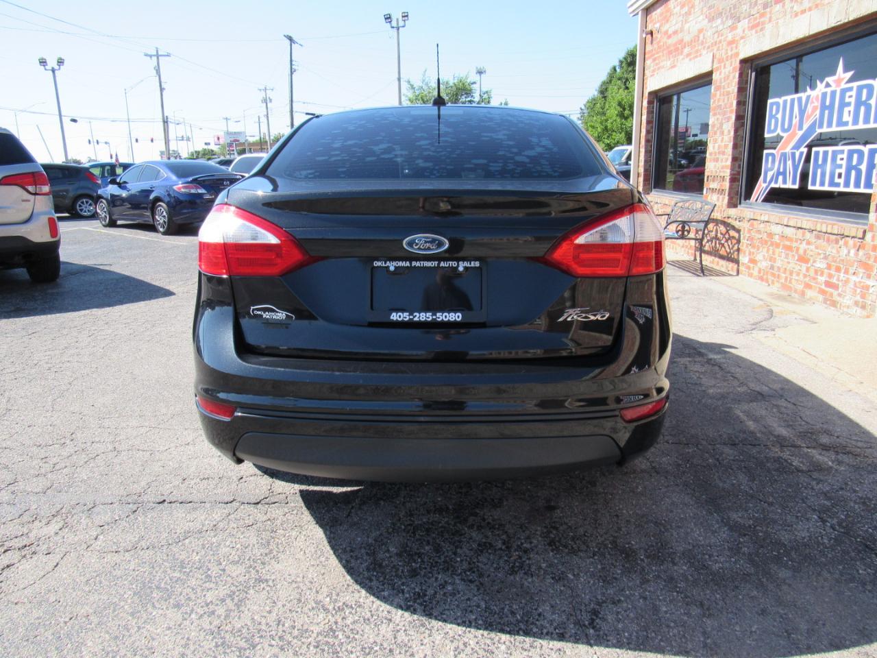 Ford Fiesta S Sedan 2015