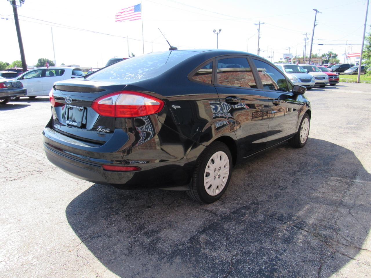 Ford Fiesta S Sedan 2015