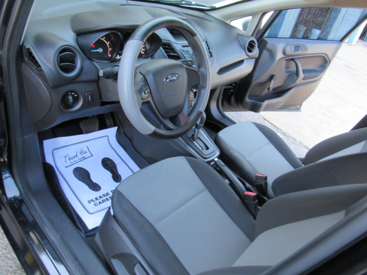 Ford Fiesta S Sedan 2015