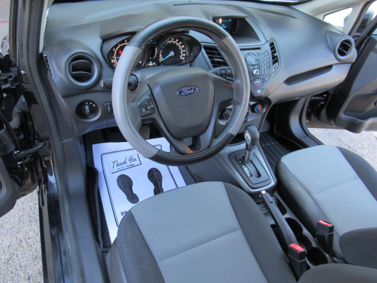 Ford Fiesta S Sedan 2015