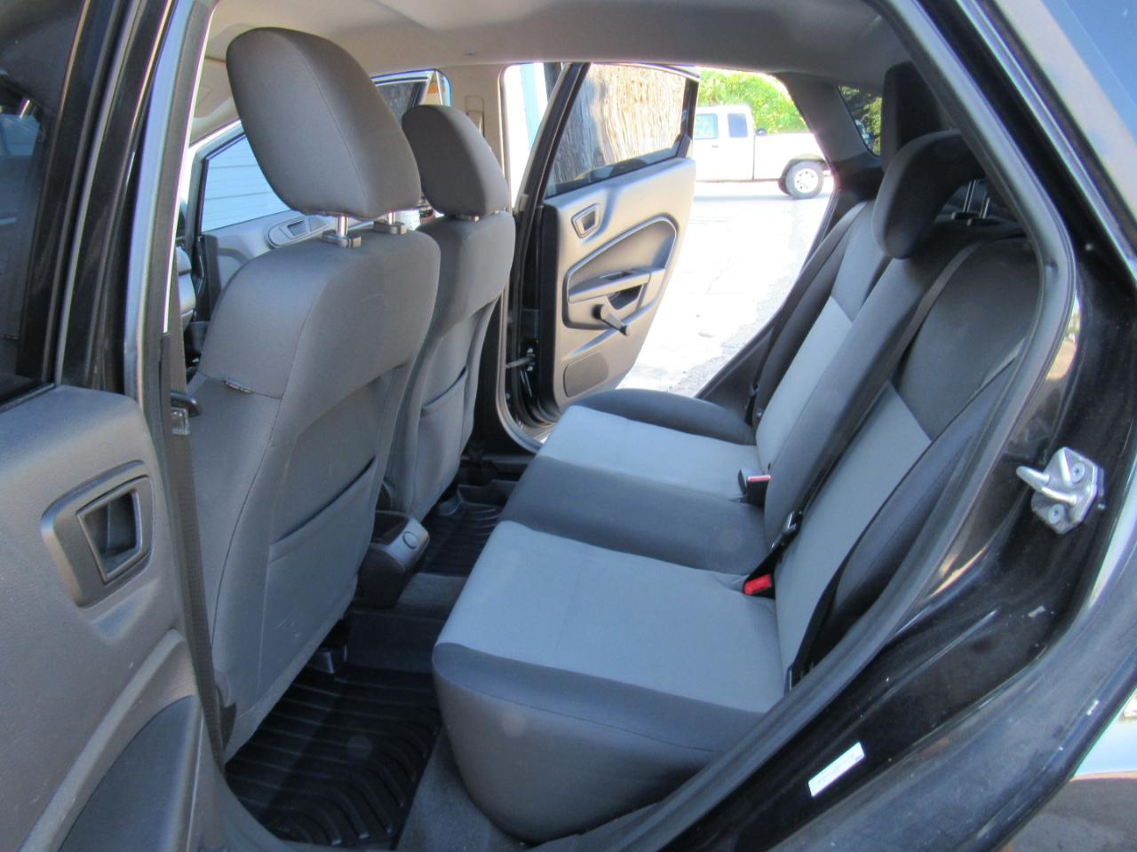 Ford Fiesta S Sedan 2015
