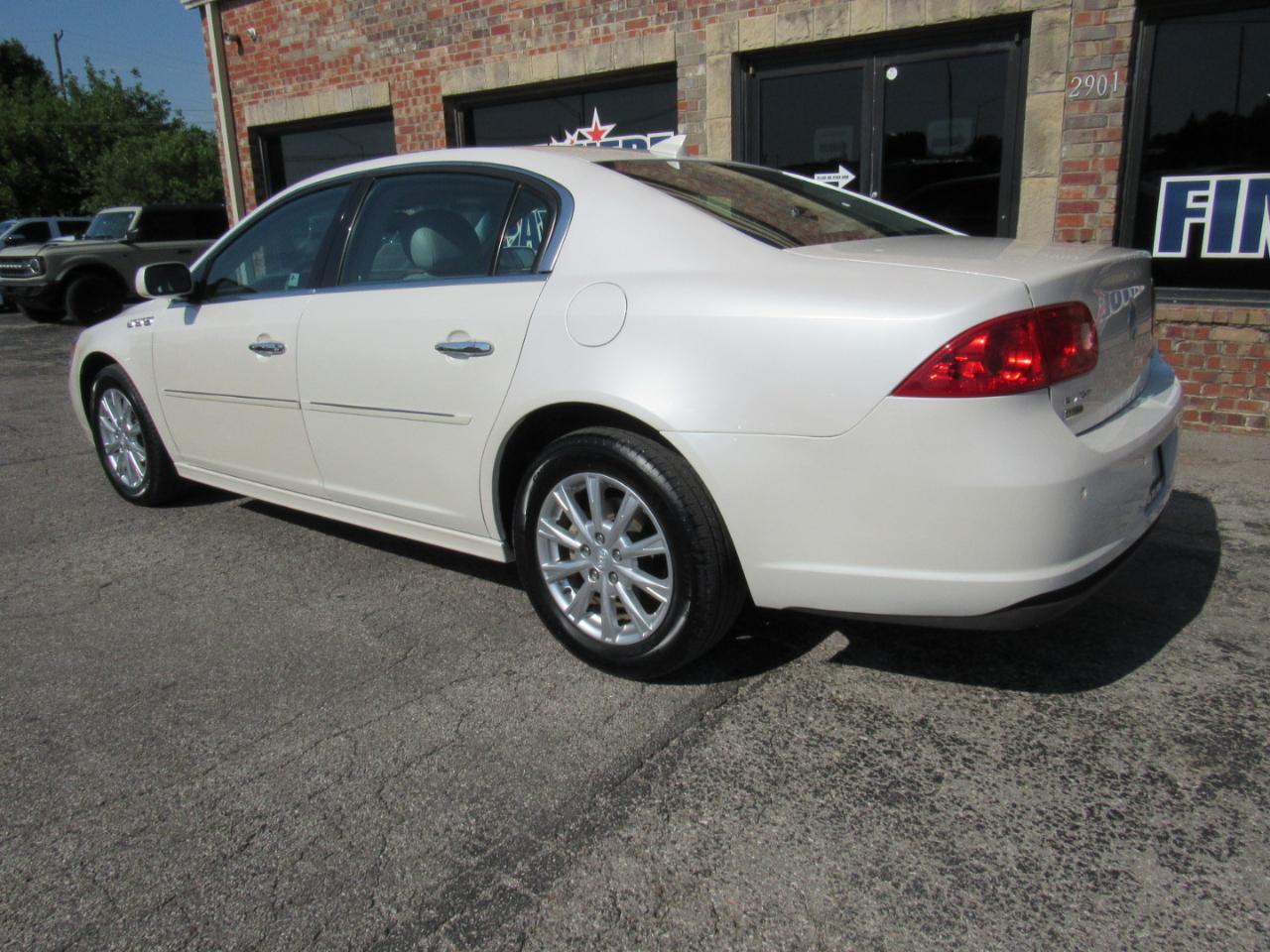 Buick Lucerne CXL 2010