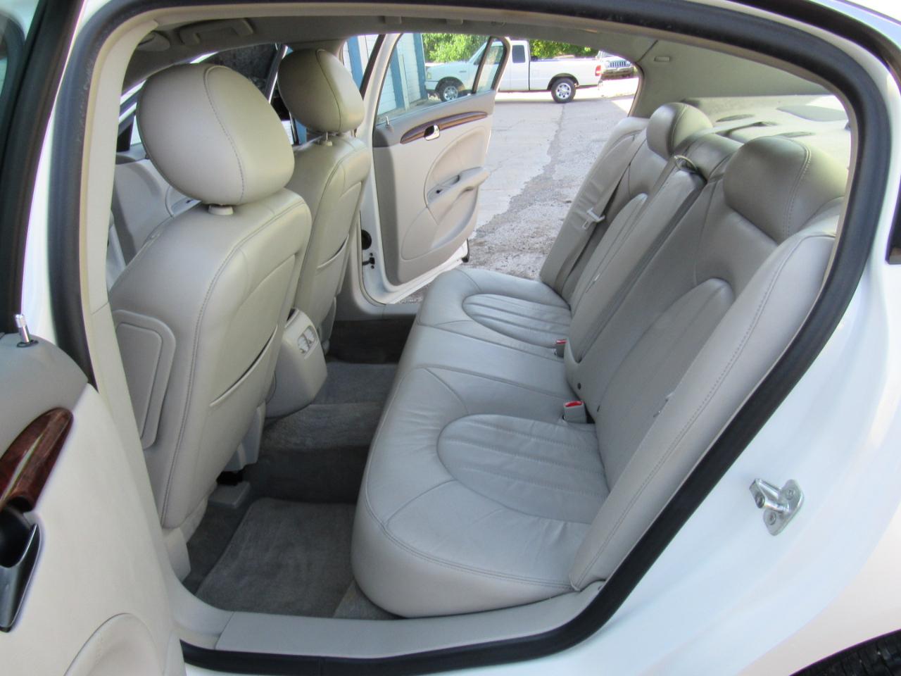 Buick Lucerne CXL 2010