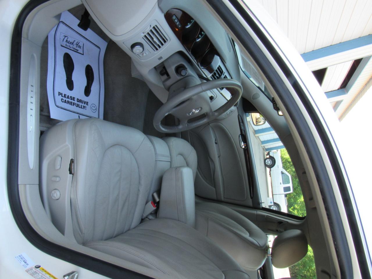 Buick Lucerne CXL 2010