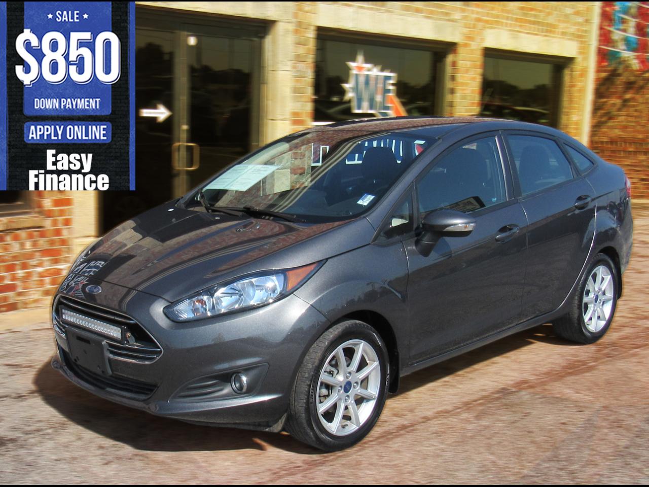 2015 Ford Fiesta SE Sedan's photo