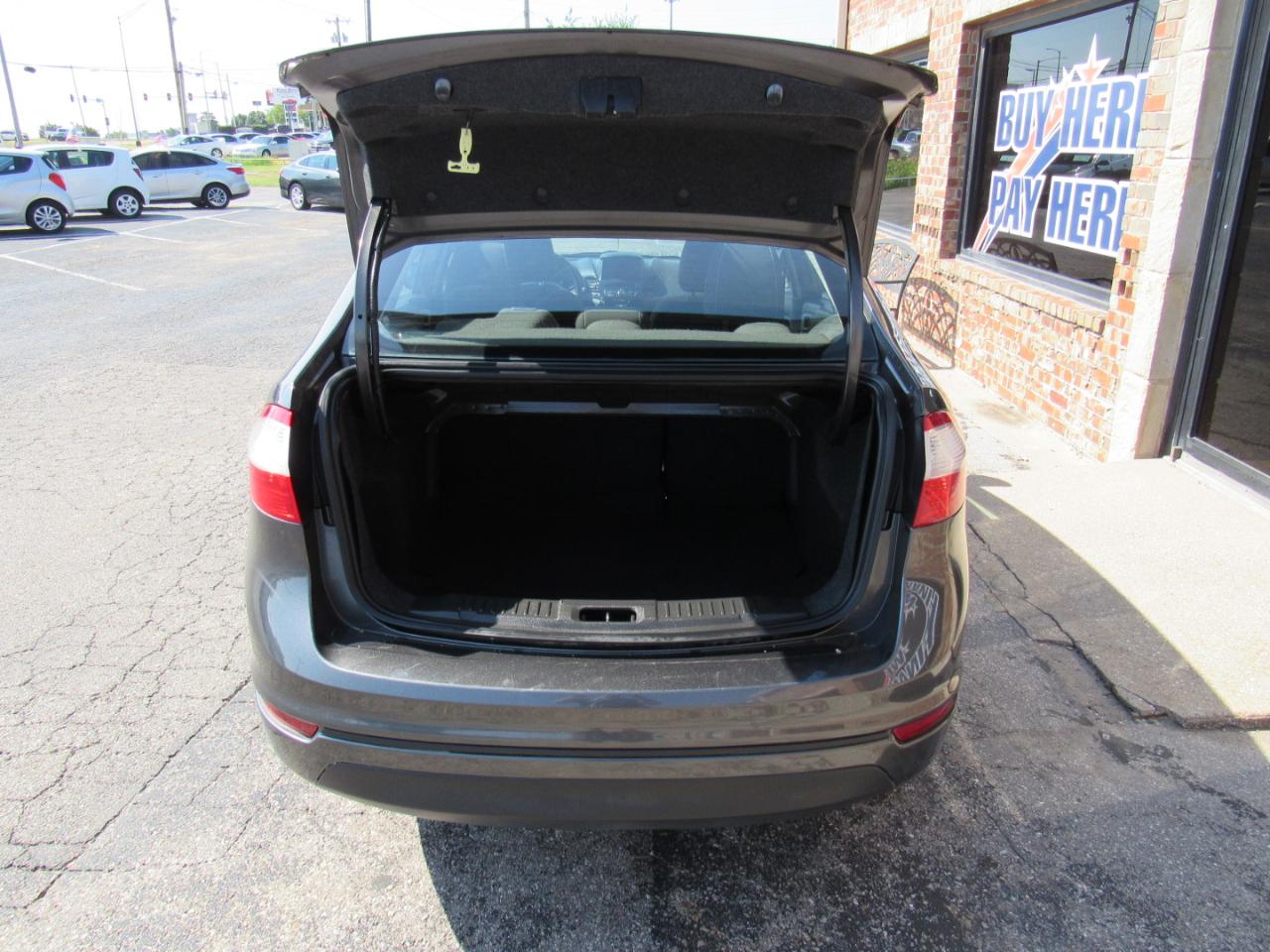 Ford Fiesta SE Sedan 2015