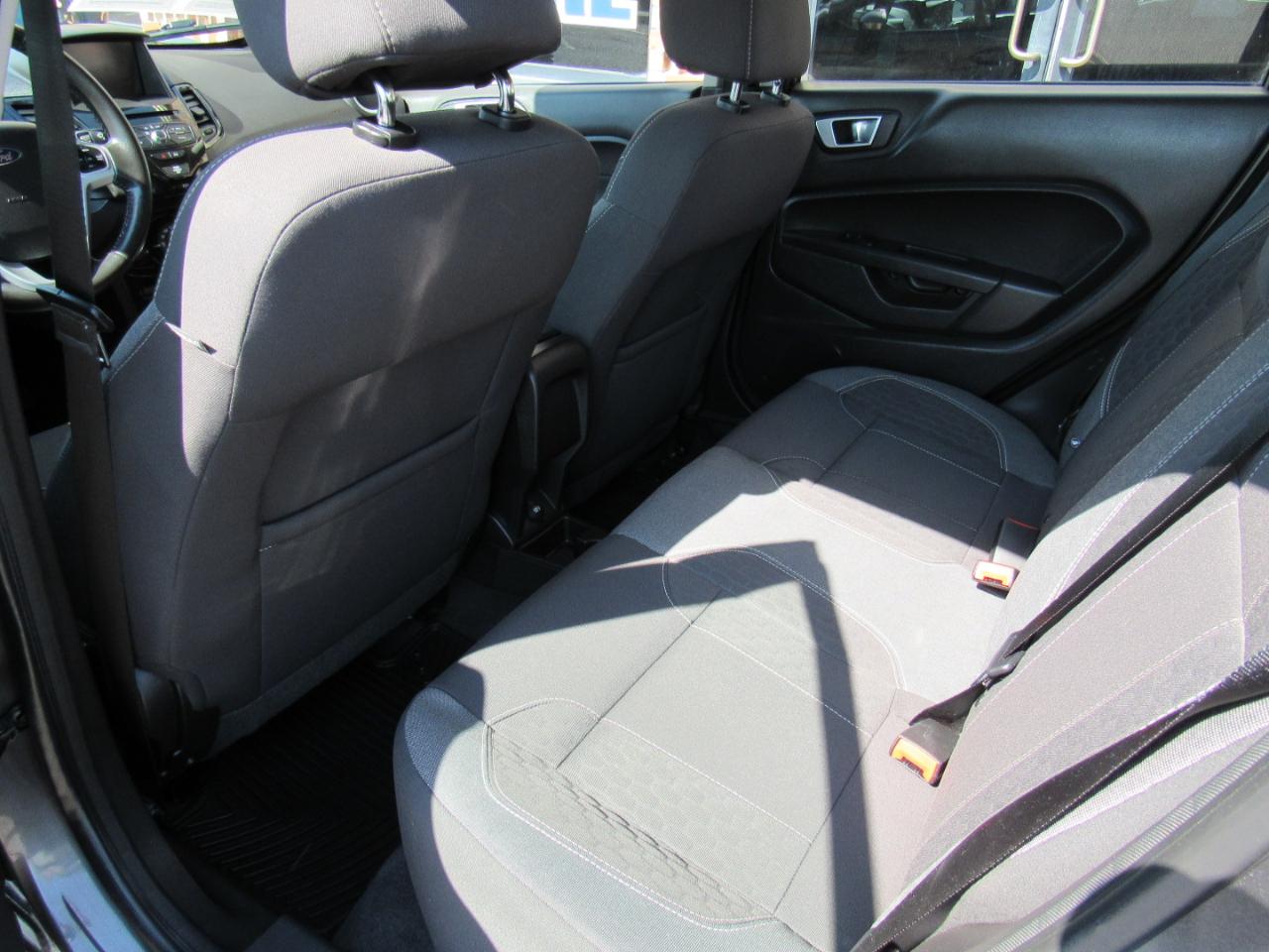 Ford Fiesta SE Sedan 2015