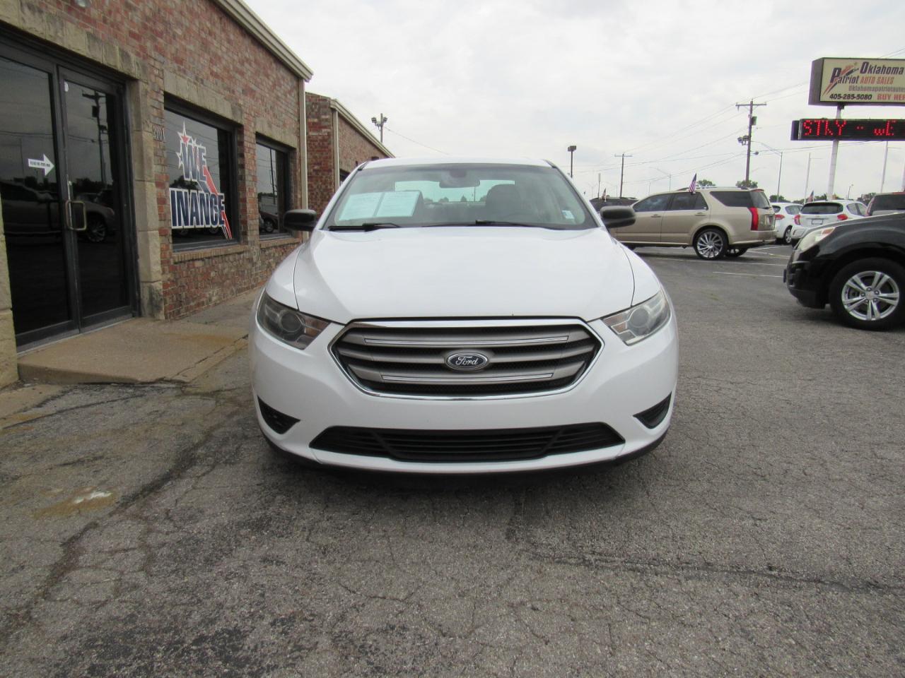 Ford Taurus SE FWD 2017