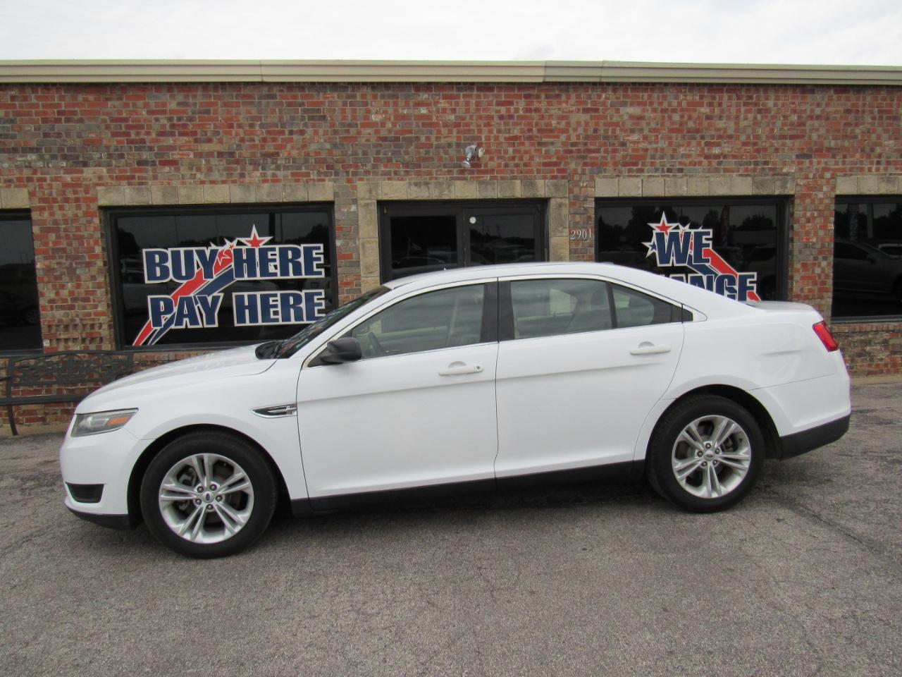 Ford Taurus SE FWD 2017