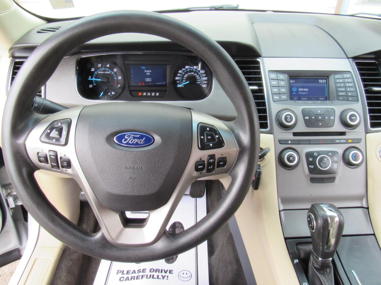 Ford Taurus SE FWD 2017
