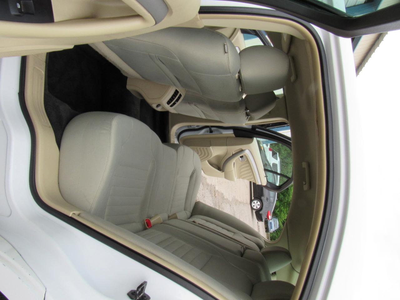 Ford Taurus SE FWD 2017