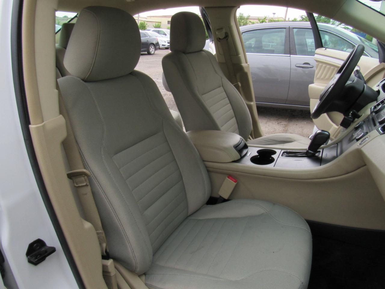 Ford Taurus SE FWD 2017