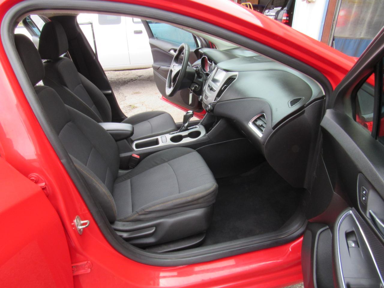 Chevrolet Cruze LS Auto 2018