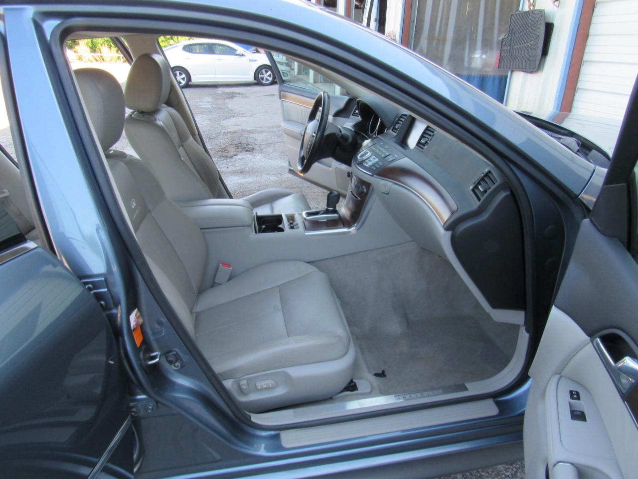 Infiniti M 35 Sedan 2008