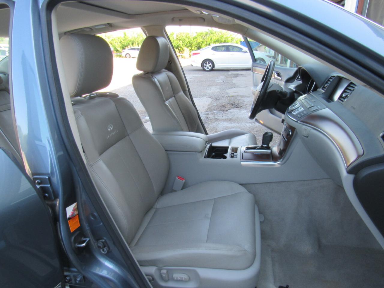 Infiniti M 35 Sedan 2008
