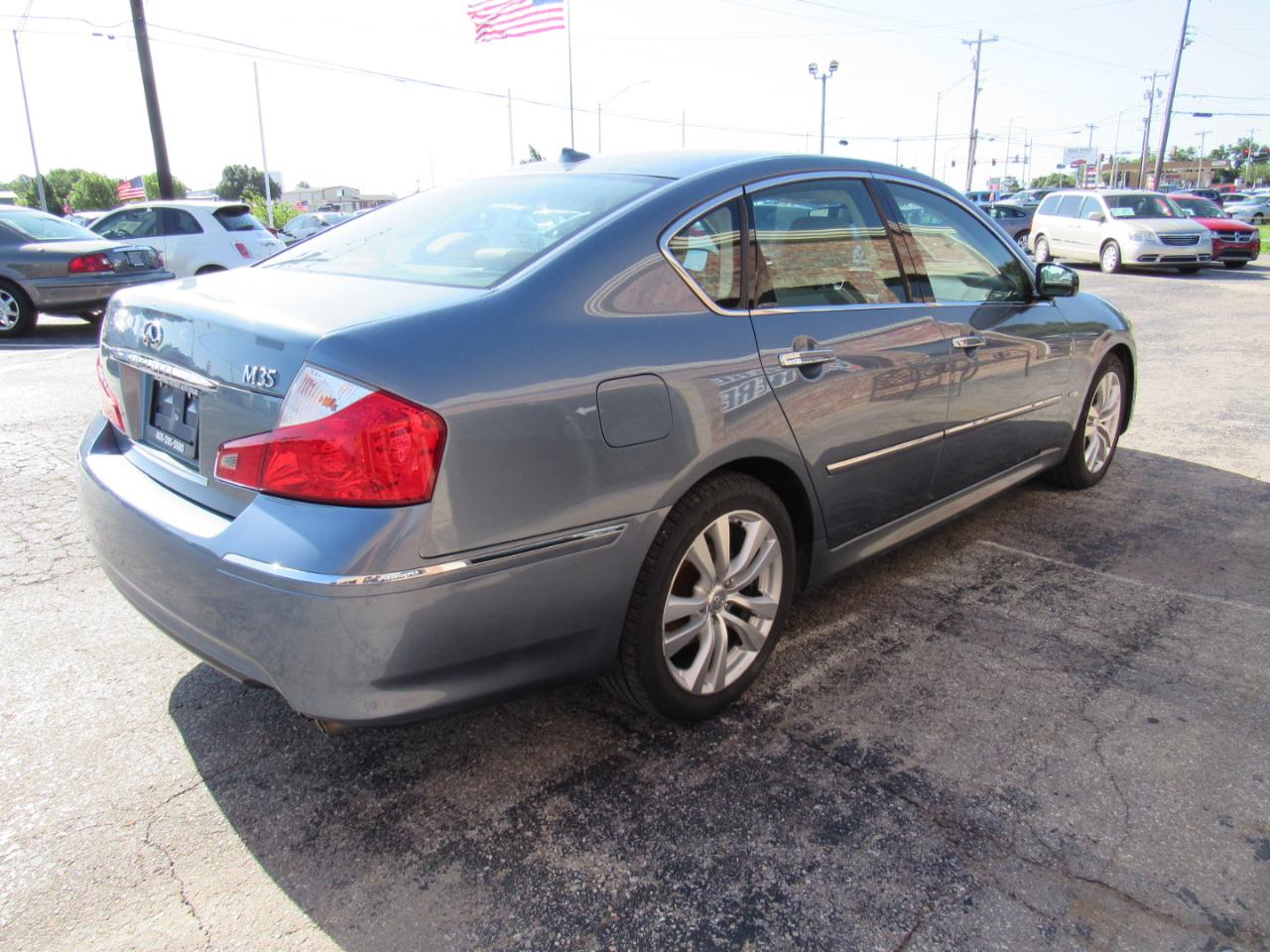 Infiniti M 35 Sedan 2008