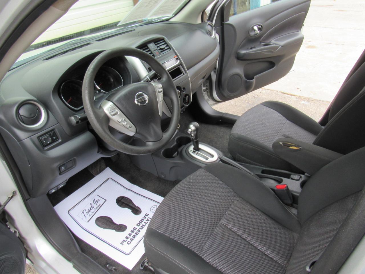Nissan Versa 1.6 SV Sedan 2018