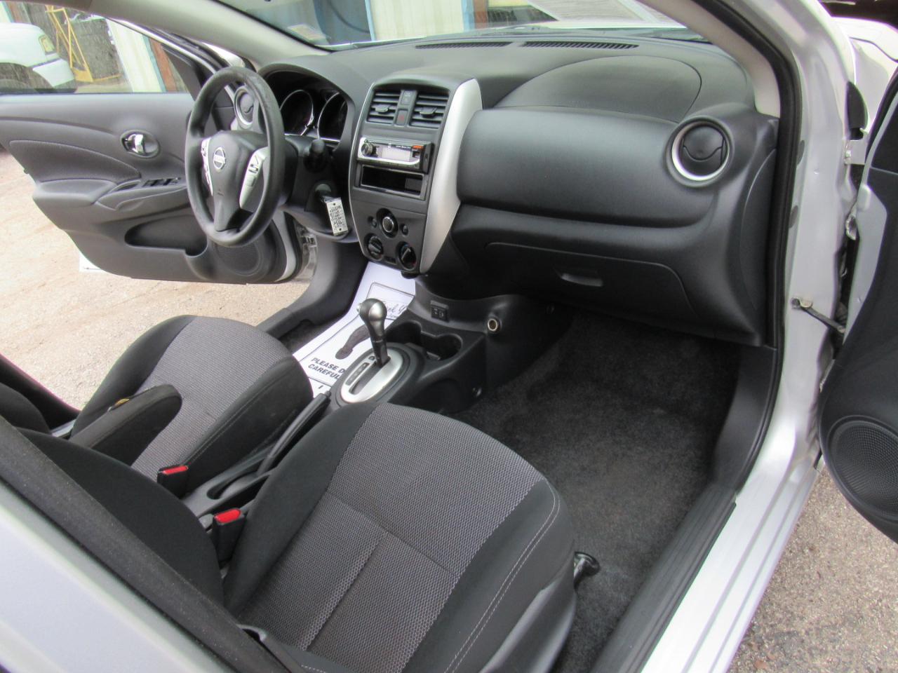 Nissan Versa 1.6 SV Sedan 2018