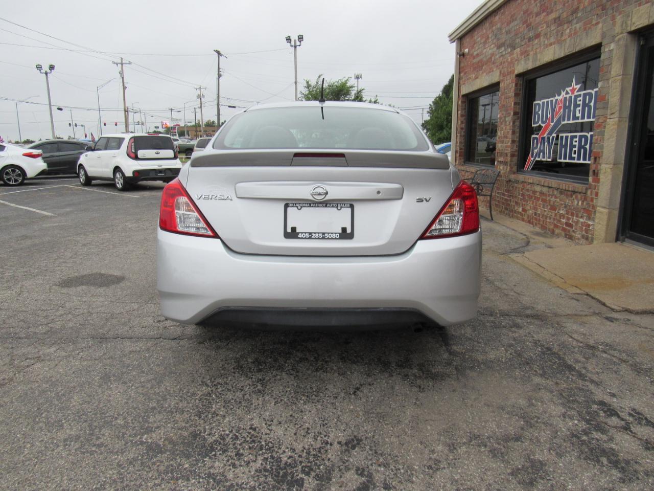 Nissan Versa 1.6 SV Sedan 2018