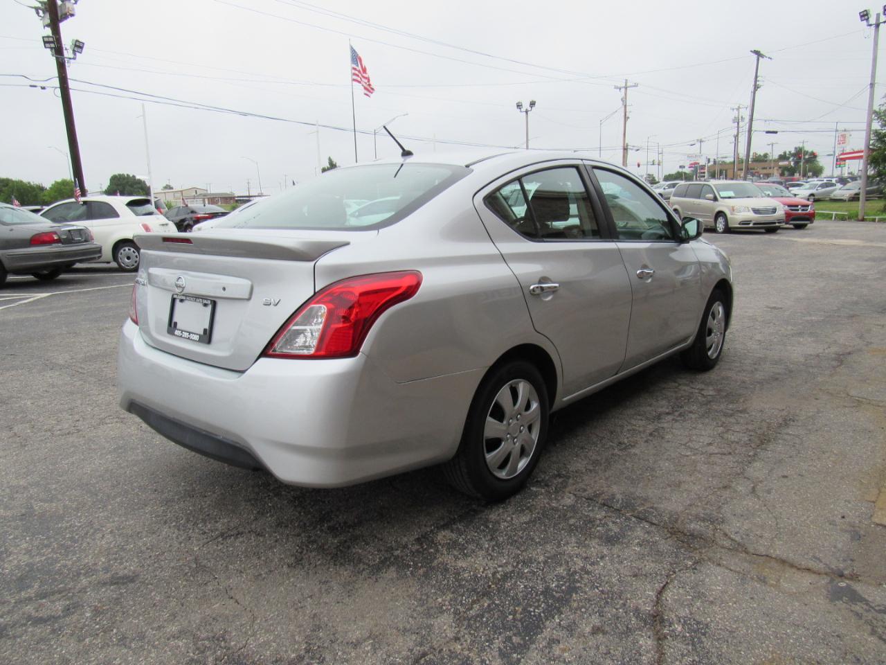 Nissan Versa 1.6 SV Sedan 2018