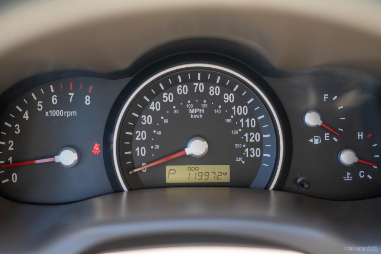 Kia Sedona LX LWB 2010