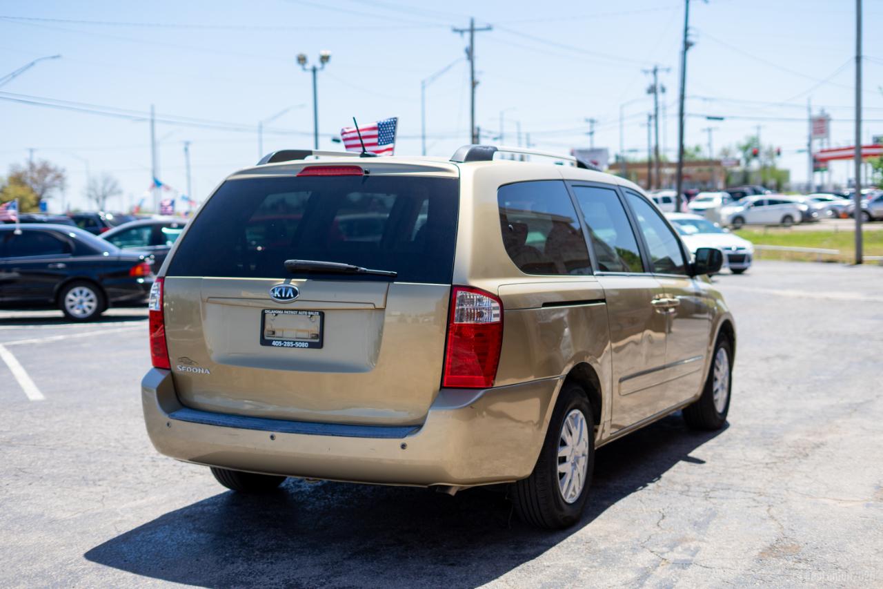 Kia Sedona LX LWB 2010