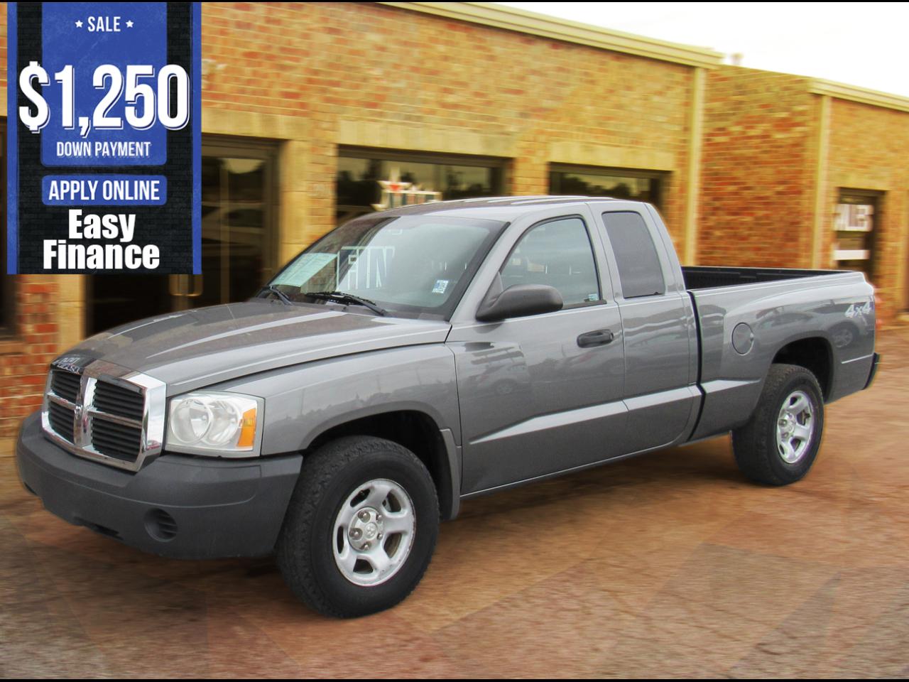 Dodge Dakota ST Club Cab 4WD 2005