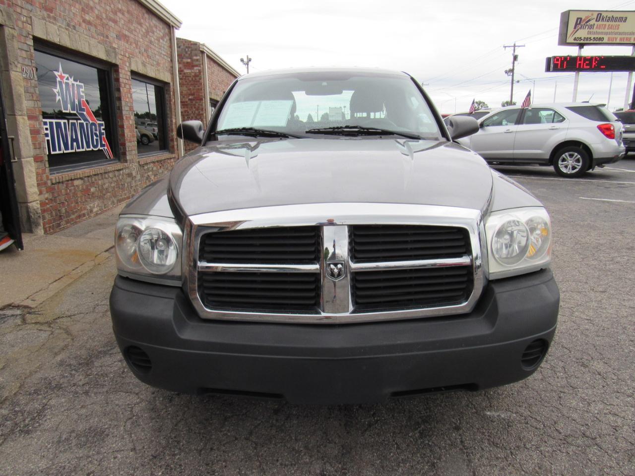 Dodge Dakota ST Club Cab 4WD 2005