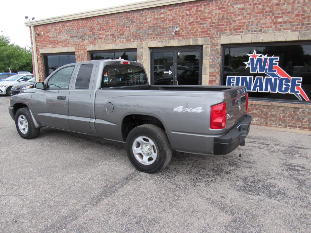 Dodge Dakota ST Club Cab 4WD 2005