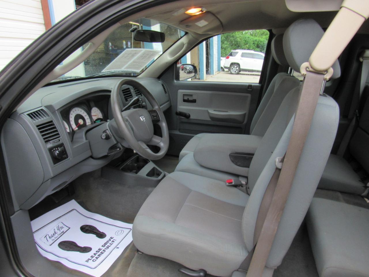 Dodge Dakota ST Club Cab 4WD 2005