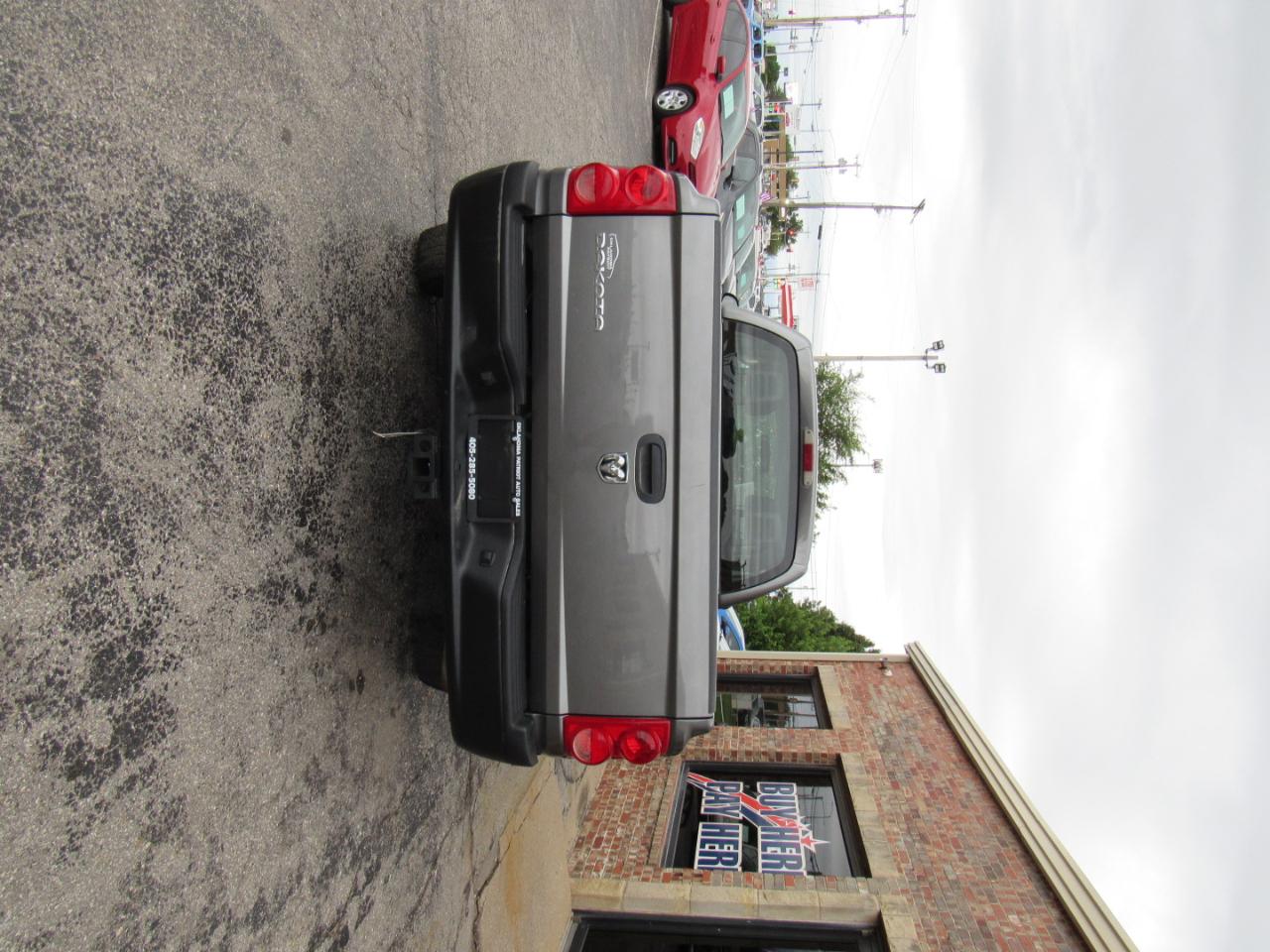 Dodge Dakota ST Club Cab 4WD 2005
