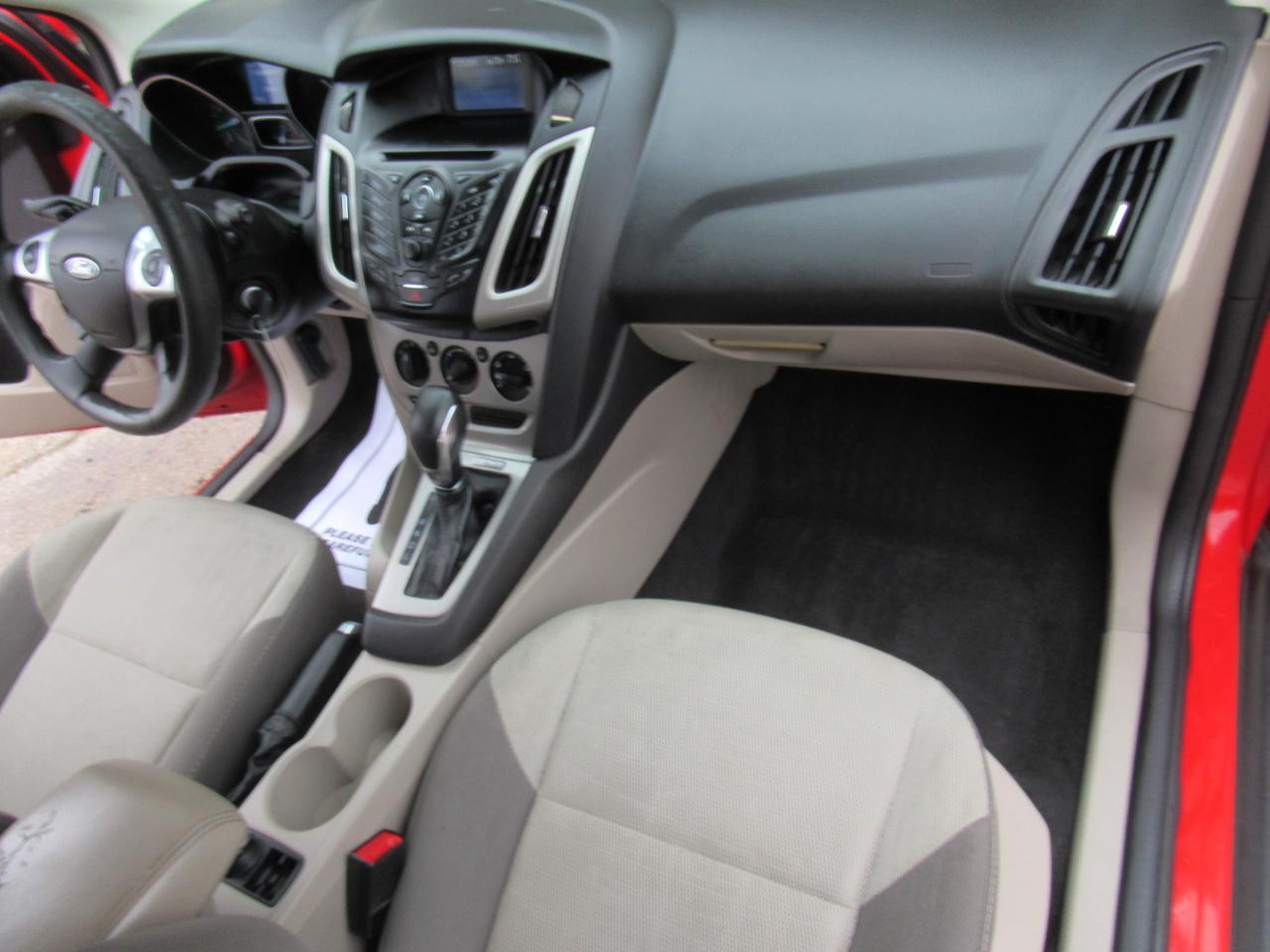 Ford Focus SE Hatch 2014