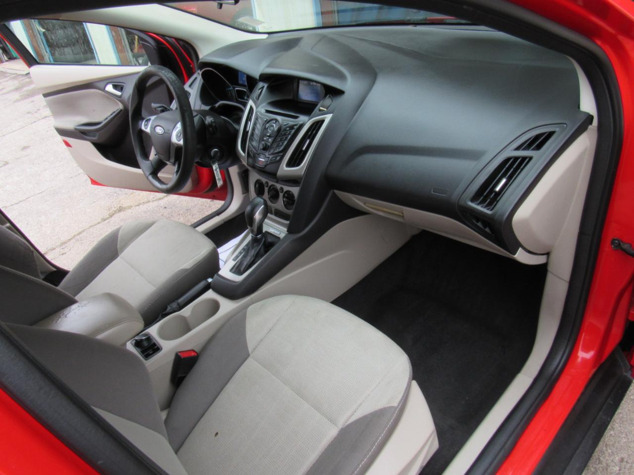 Ford Focus SE Hatch 2014