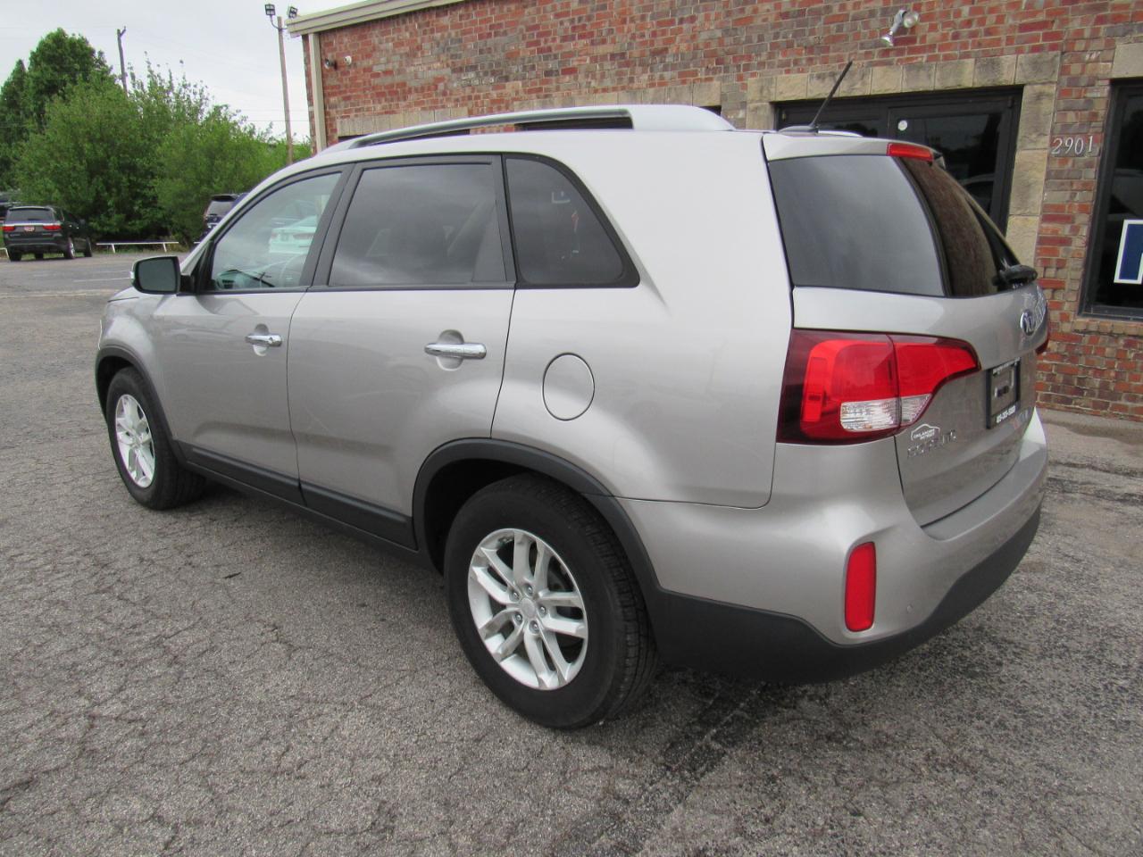 Kia Sorento LX 2WD 2015