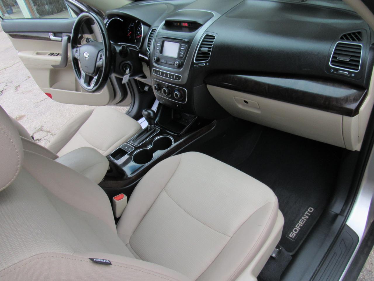Kia Sorento LX 2WD 2015