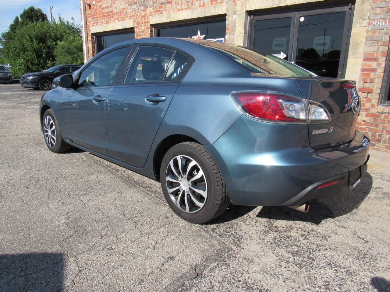 Mazda MAZDA3 i Sport 4-Door 2010