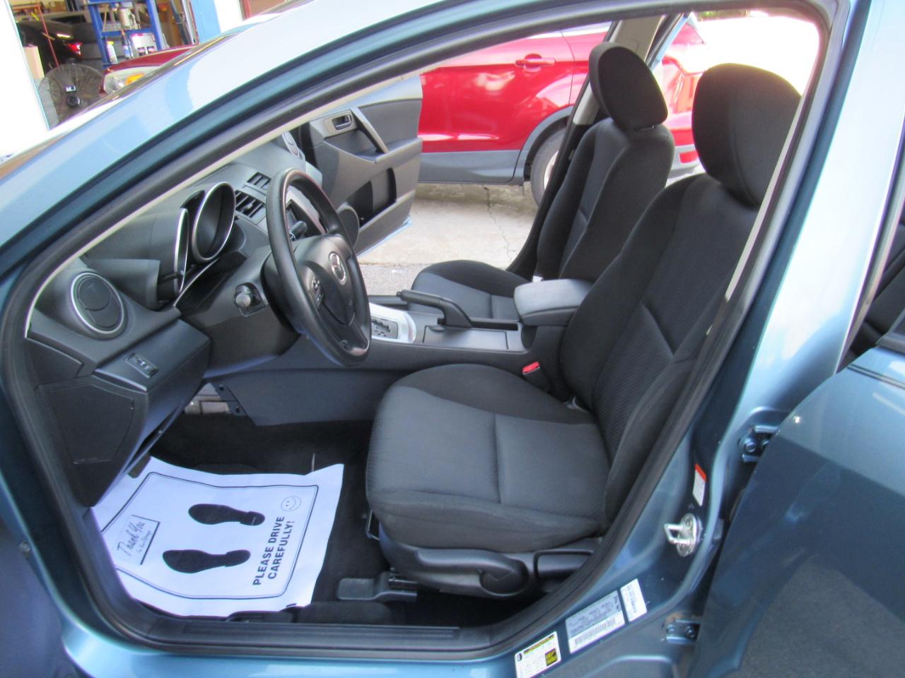 Mazda MAZDA3 i Sport 4-Door 2010