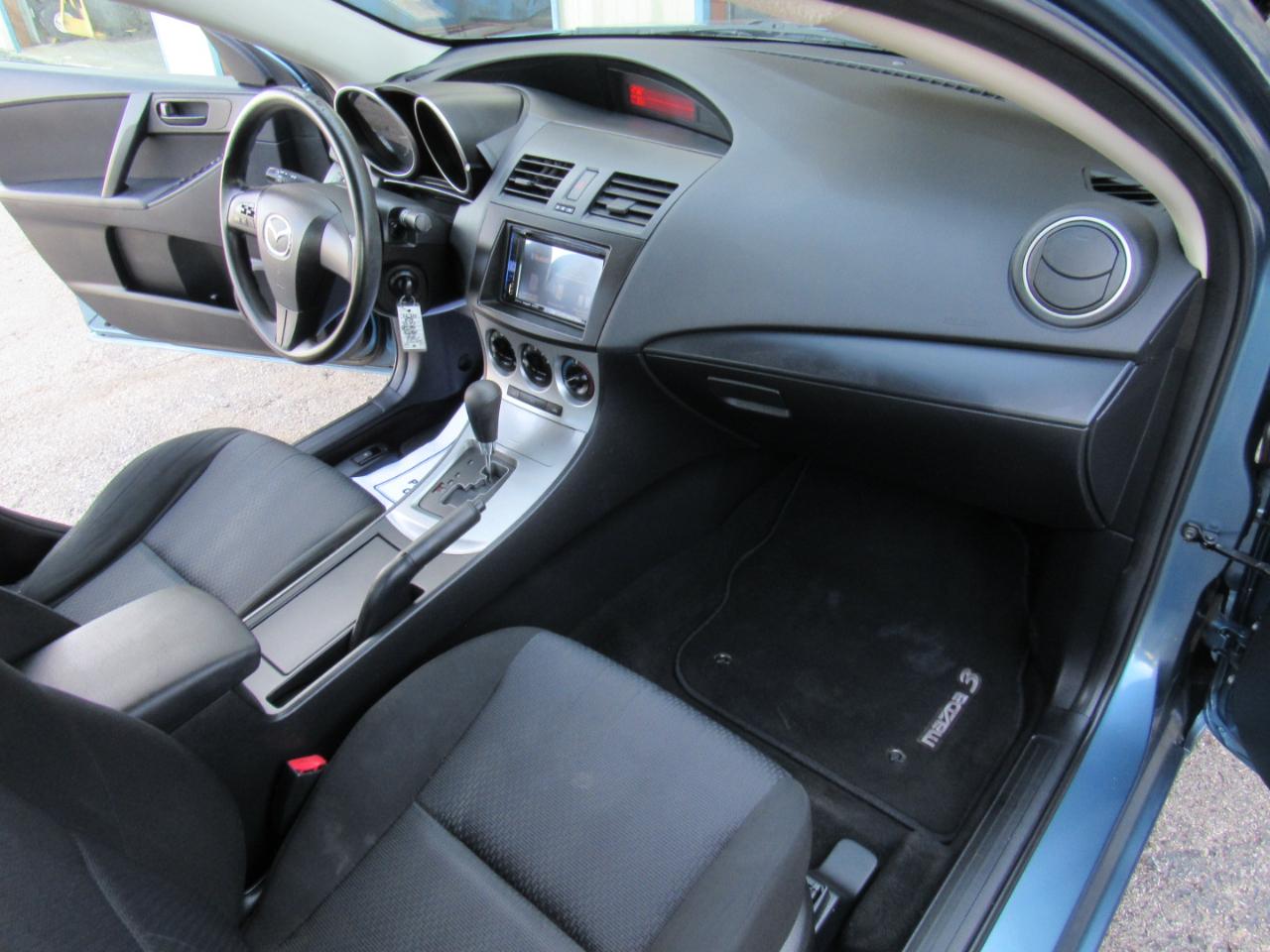 Mazda MAZDA3 i Sport 4-Door 2010