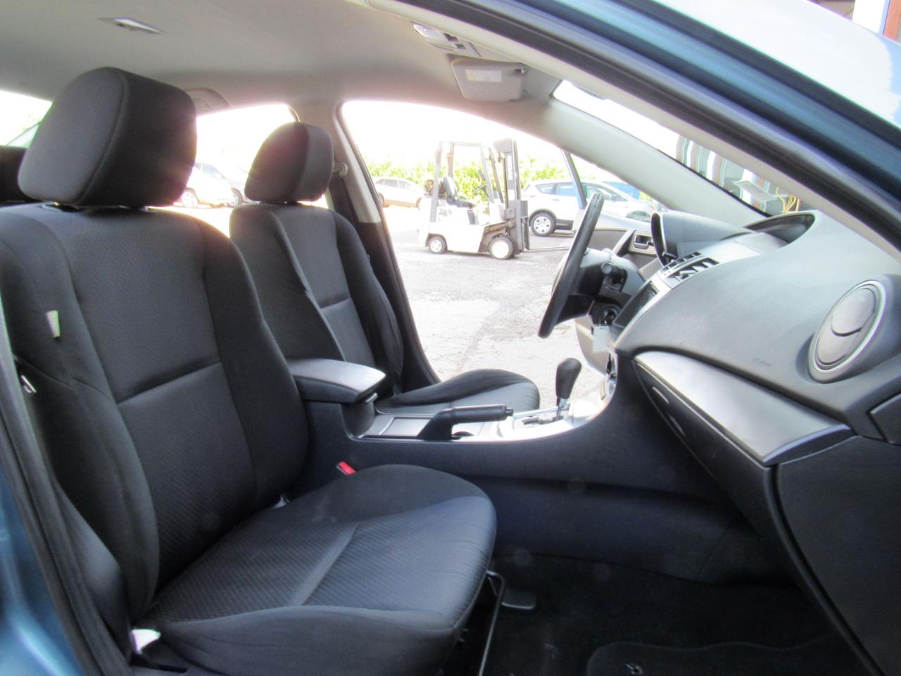 Mazda MAZDA3 i Sport 4-Door 2010