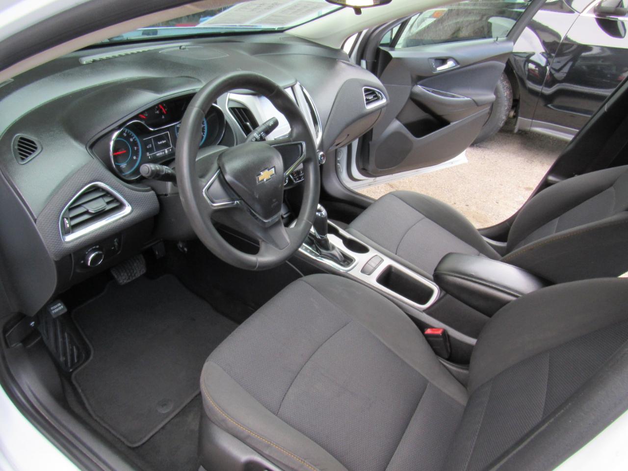 Chevrolet Cruze LS Auto 2017