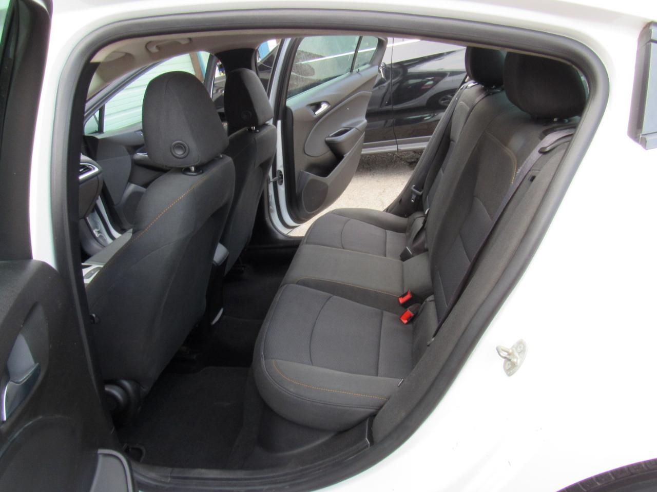 Chevrolet Cruze LS Auto 2017