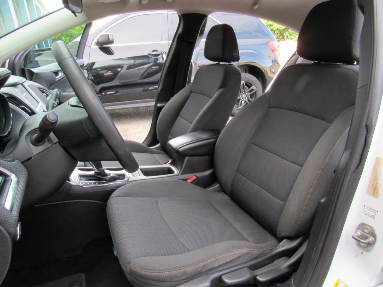 Chevrolet Cruze LS Auto 2017